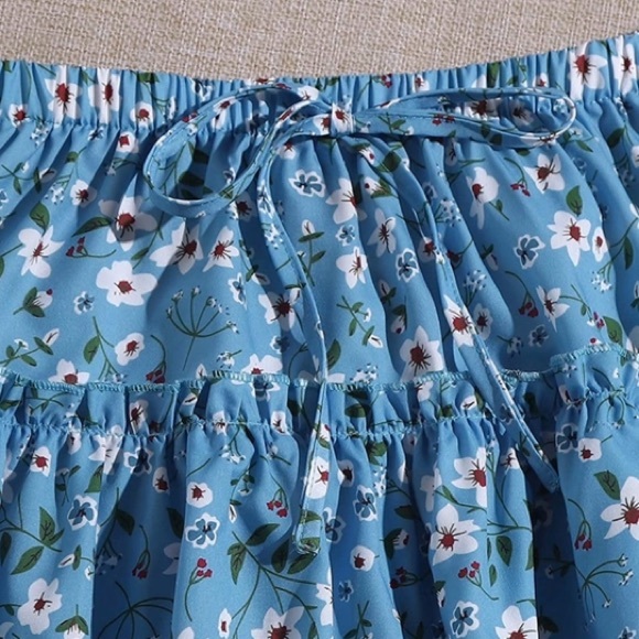 NWOT❣️ 2 Piece Off the shoulder Crop Top & Skirt😍 - Picture 4 of 7